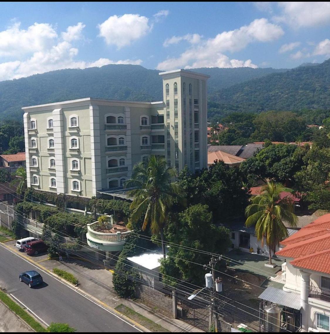 Boutique Hotel La Cordillera ซานเปโดร ซูลา ภายนอก รูปภาพ
