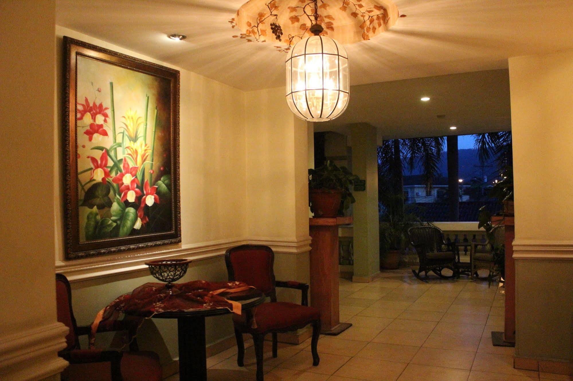 Boutique Hotel La Cordillera ซานเปโดร ซูลา ภายนอก รูปภาพ